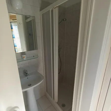 Apollis House With Bath In Terrace Sea View